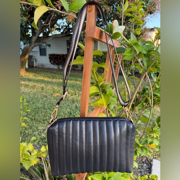 ALDO Black Quilted Set of 2 Shoulder Bag with Gold Details - Picture 10 of 16